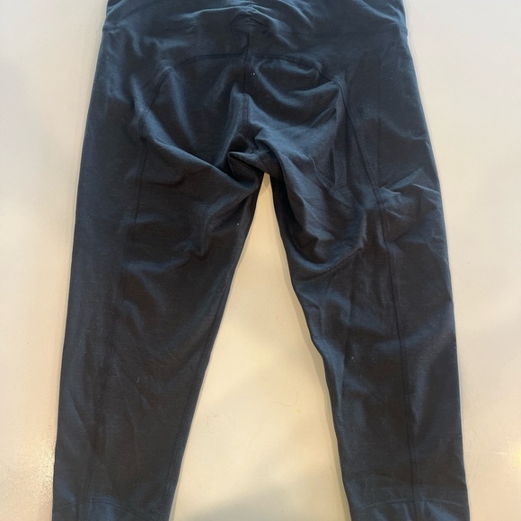 Mountain Hardware Capri Tights - Picture 2 of 6